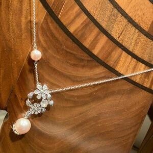 Stunning Costume Jewelry Necklace with Faux Pearl/Diamonds.